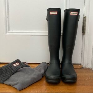 Original tall Hunter boots with grey warm inserts